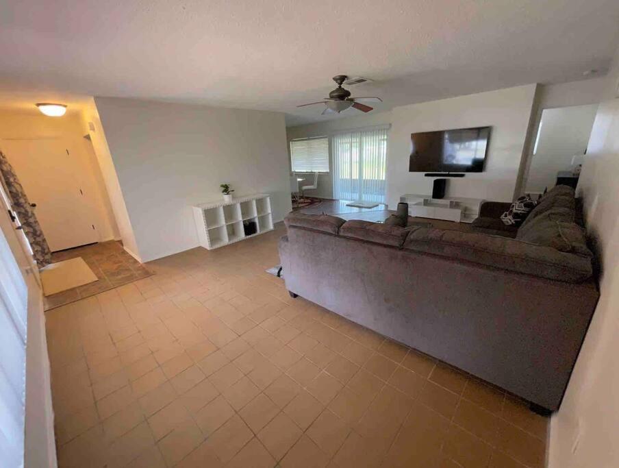 Lakeside Retreat - 3 Bedroom, 2 Bathroom House By The Lake Lakeland Exteriör bild
